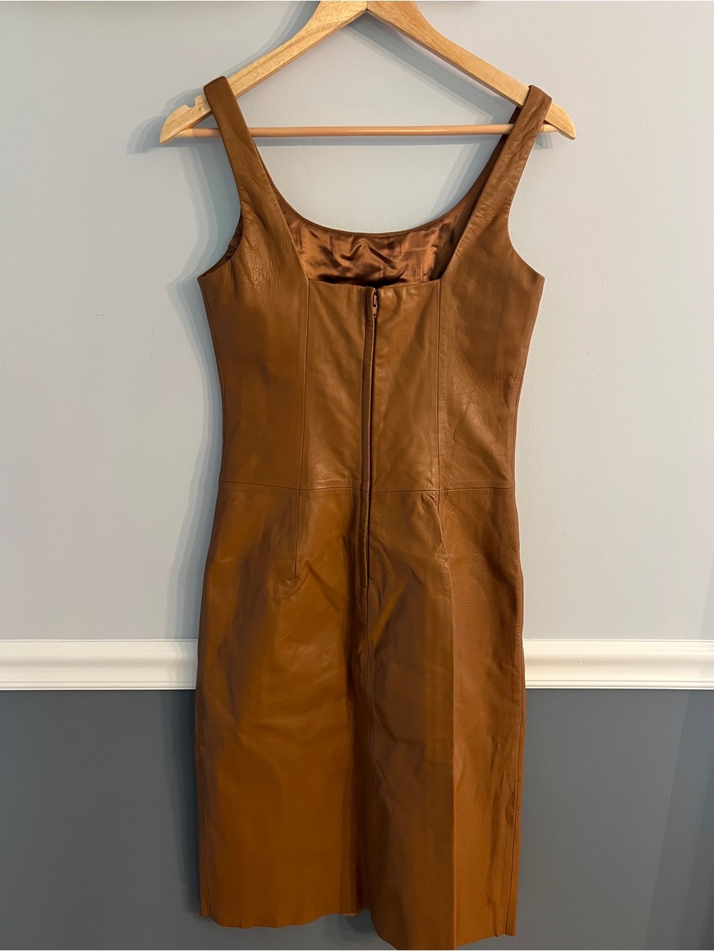 BCBG Max Azria 100% Leather Cognac Brown Sheath Midi Dress Size 6 - Picture 4 of 12